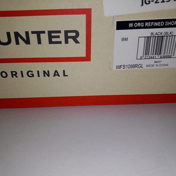 HUNTER Boots - Picture 2 of 9